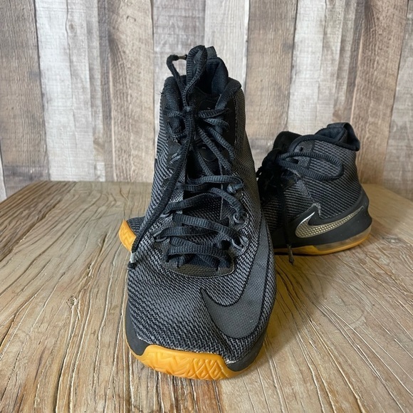 Nike Air Max Infuriate Sneakers - Picture 4 of 9